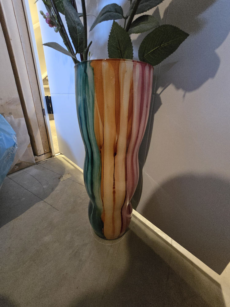 💚 Tall Glass Vase- flowers are included! - photo 3