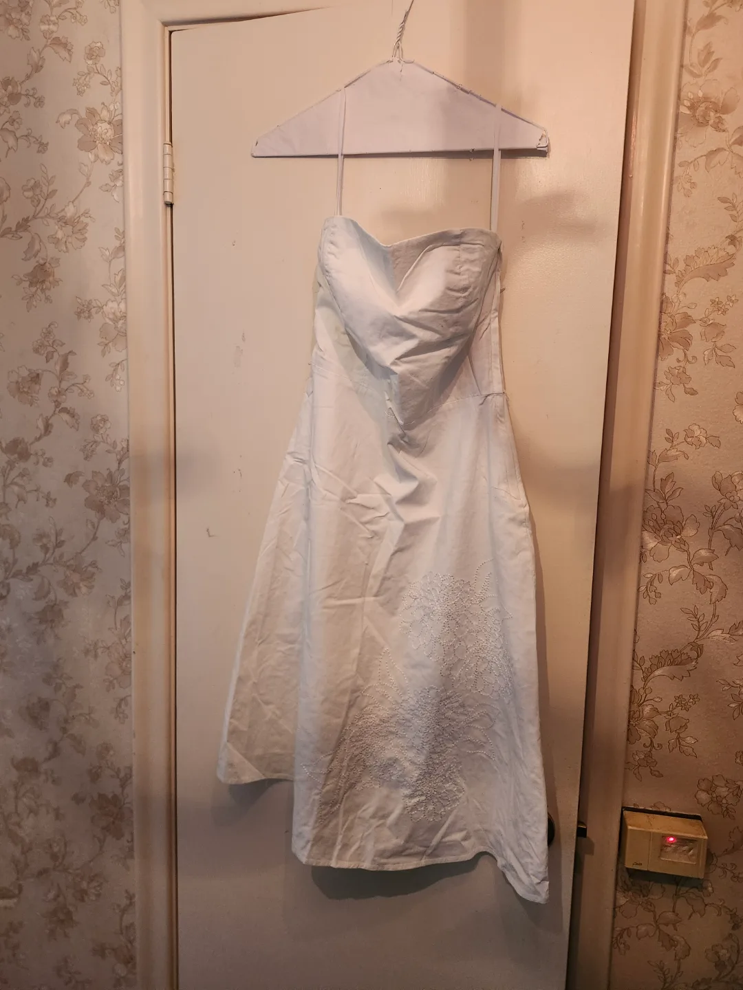 White embroidered strapless dress thumbnail