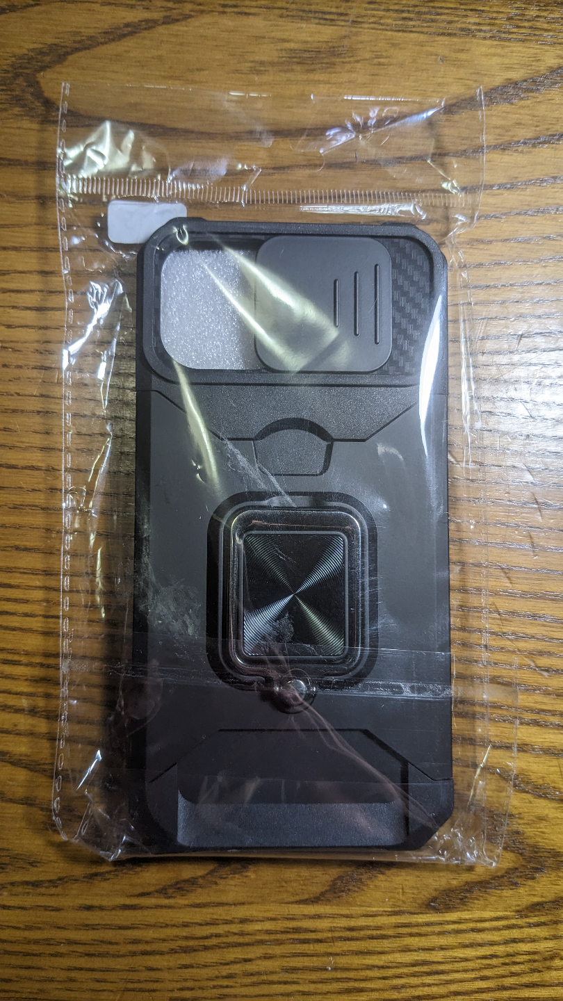black iPhone 15 case