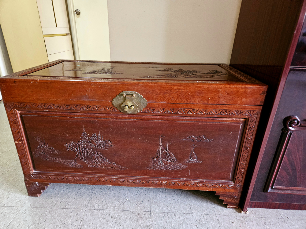 Antique Wooden Chest w/ Brass Clasp. Beautiful carvings!💚