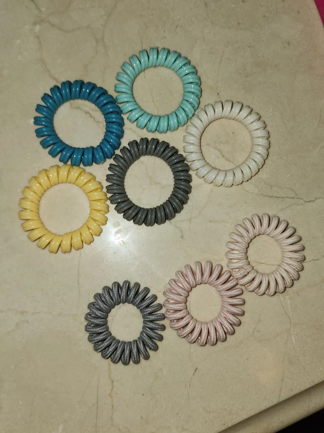 2 sets of spiral hair ties image indicator(2)