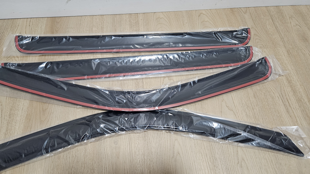 Toyota Tundra Crewmax 2022-2024 Window Visors - In-Channel Style