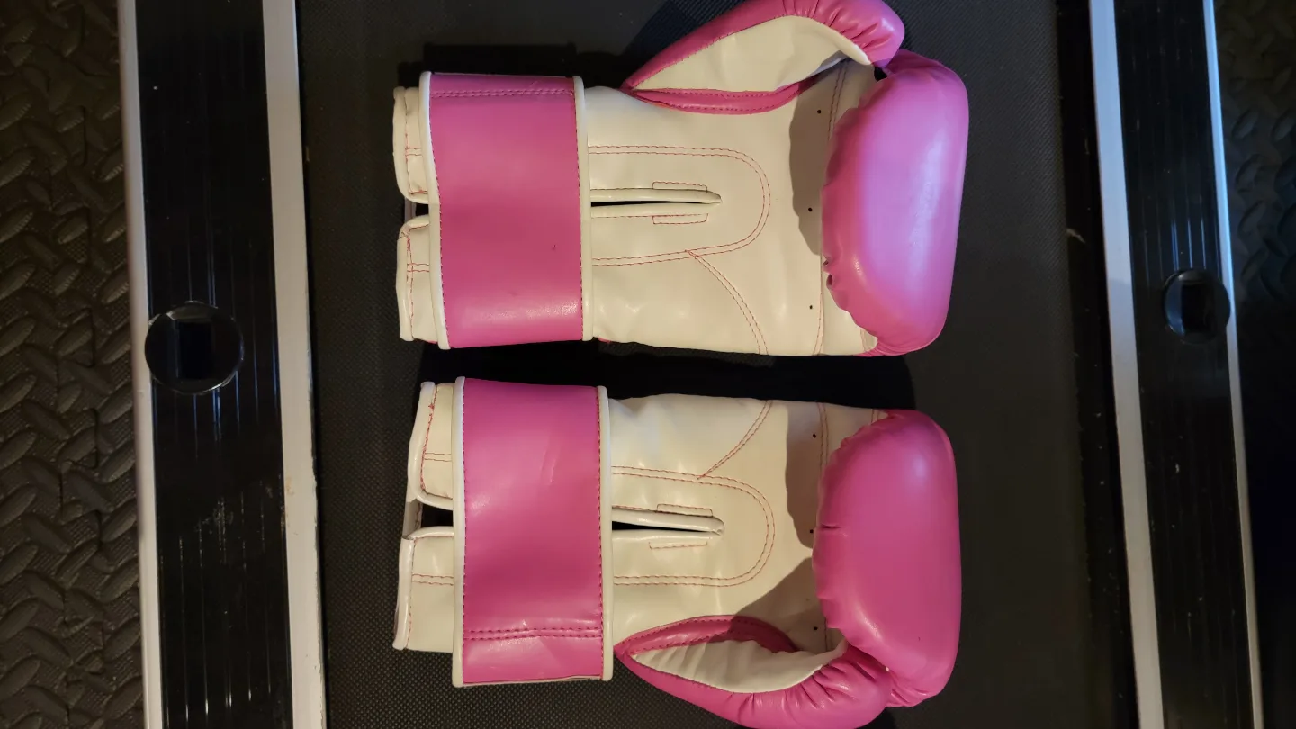 Everlast Boxing Gloves pink image indicator(2)