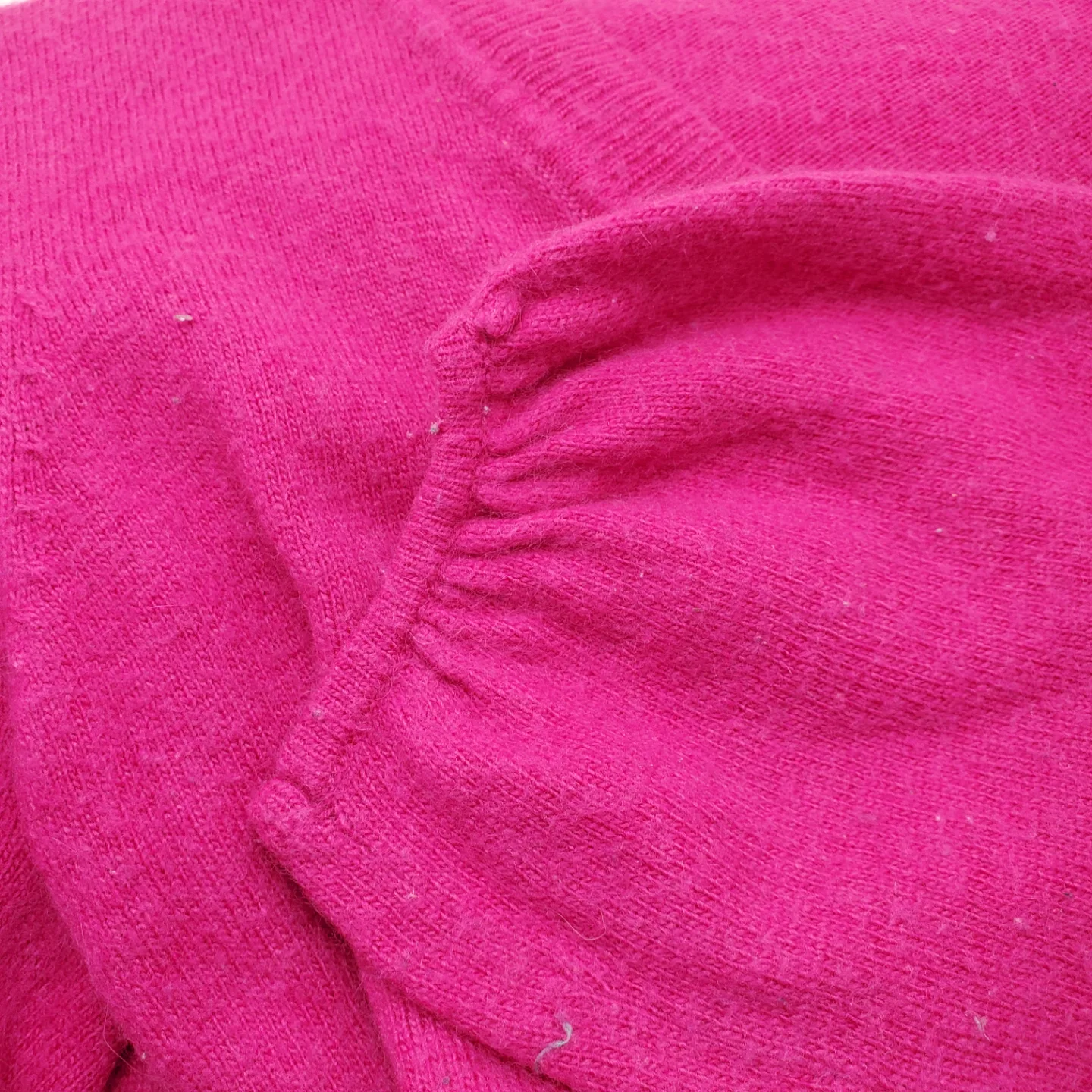 BCBGMAXAZRIA Pink V-Neck Sweater 💚 image indicator(7)