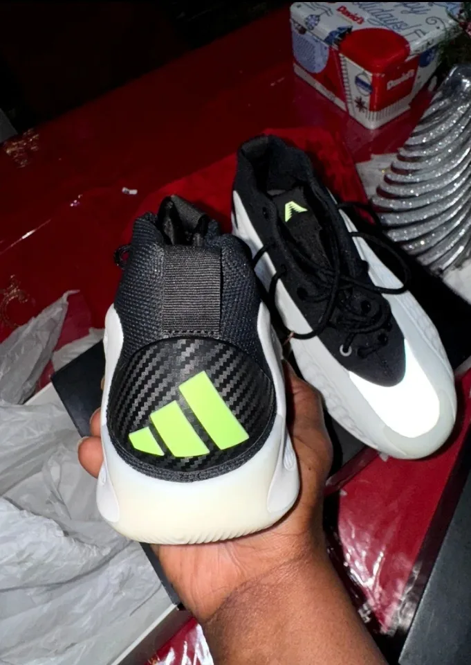 Adidas ae 1 stormtrooper size 5 & 5.5y image indicator(5)