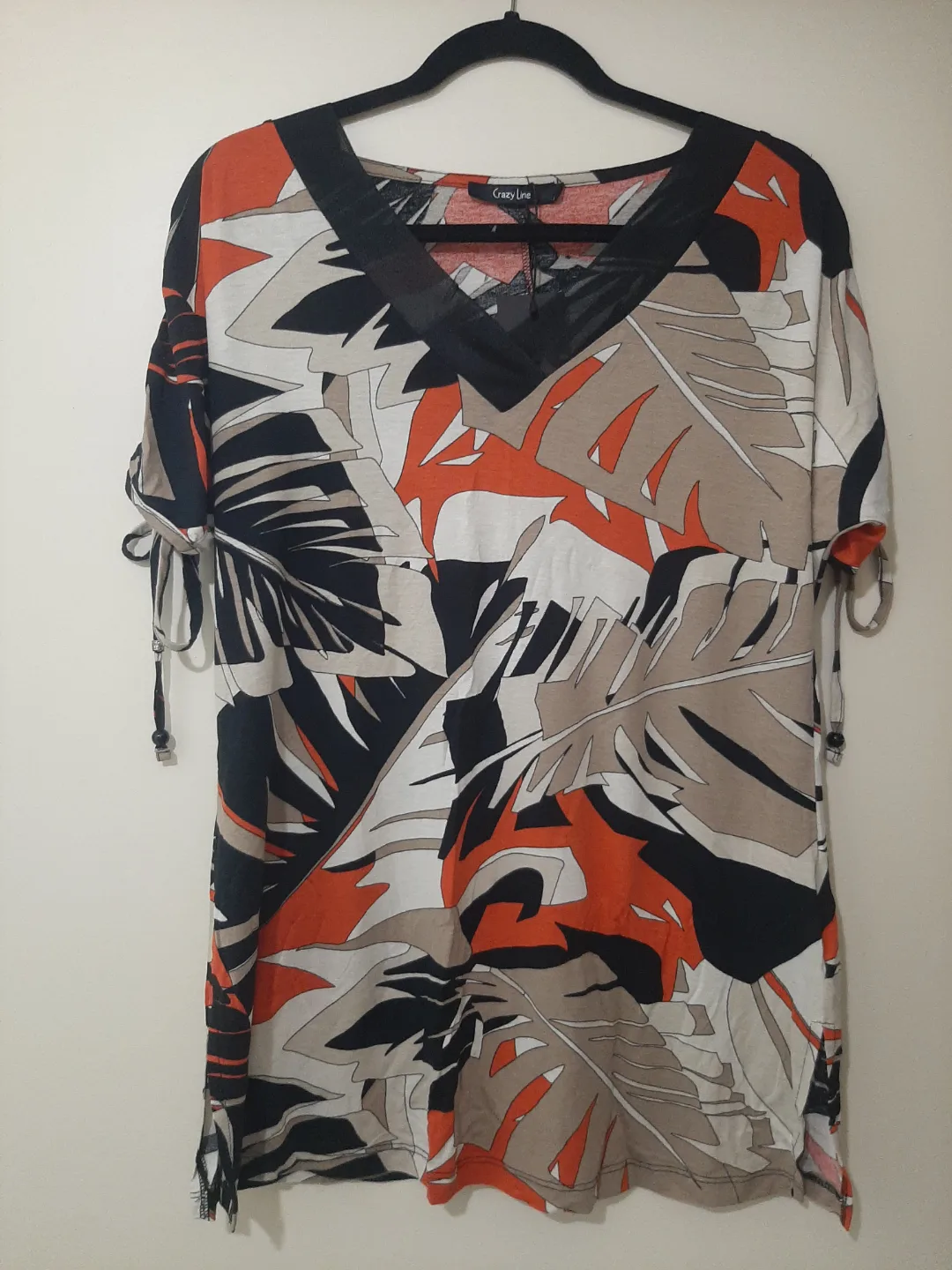 New with Tags Women's tops sizes medium to XL image indicator(7)