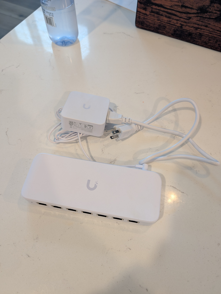 Ubiquiti UniFi Ultra 60W 8-port PoE Switch