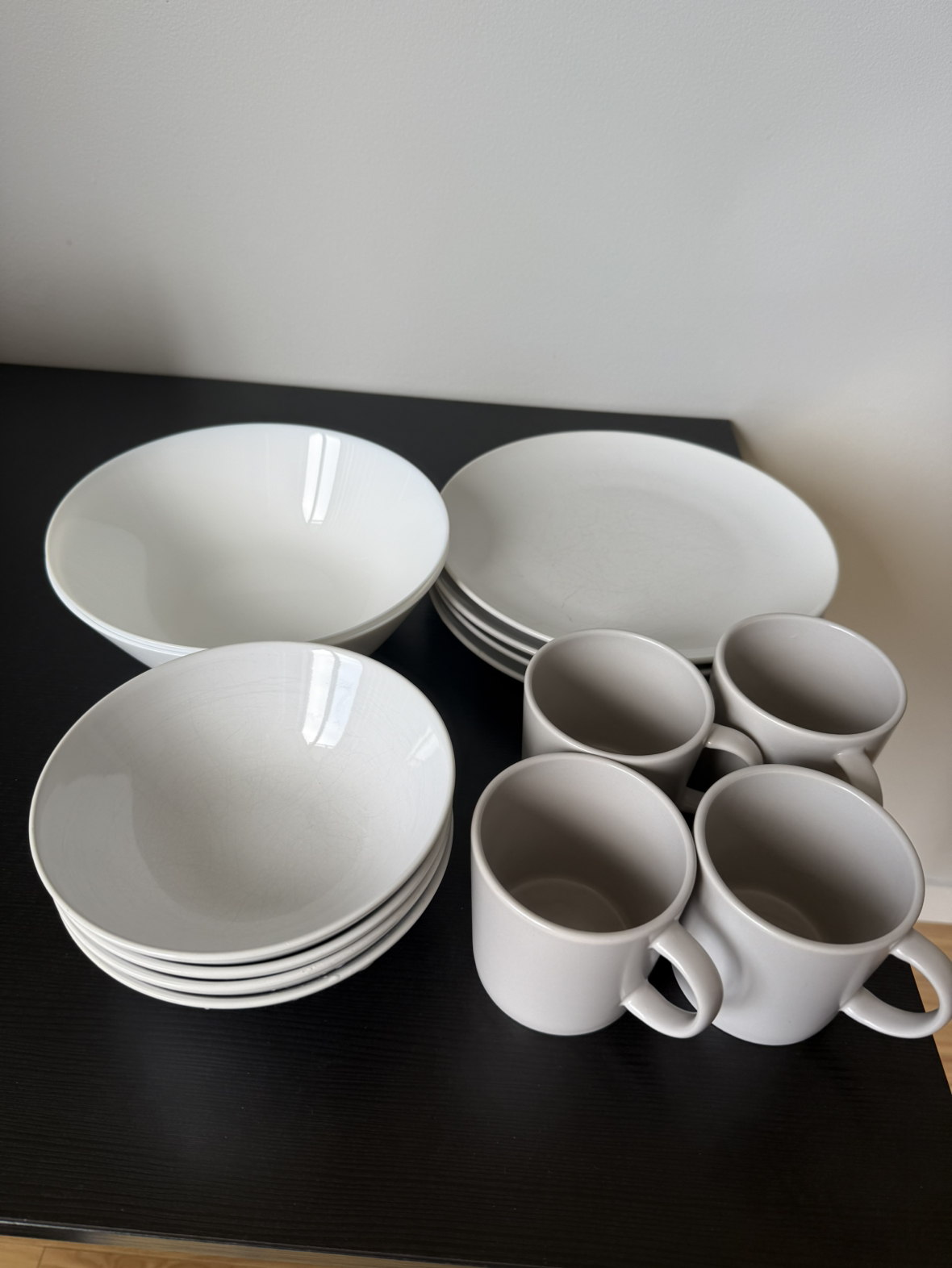 Dinnerware set – plates, bowls & mugs