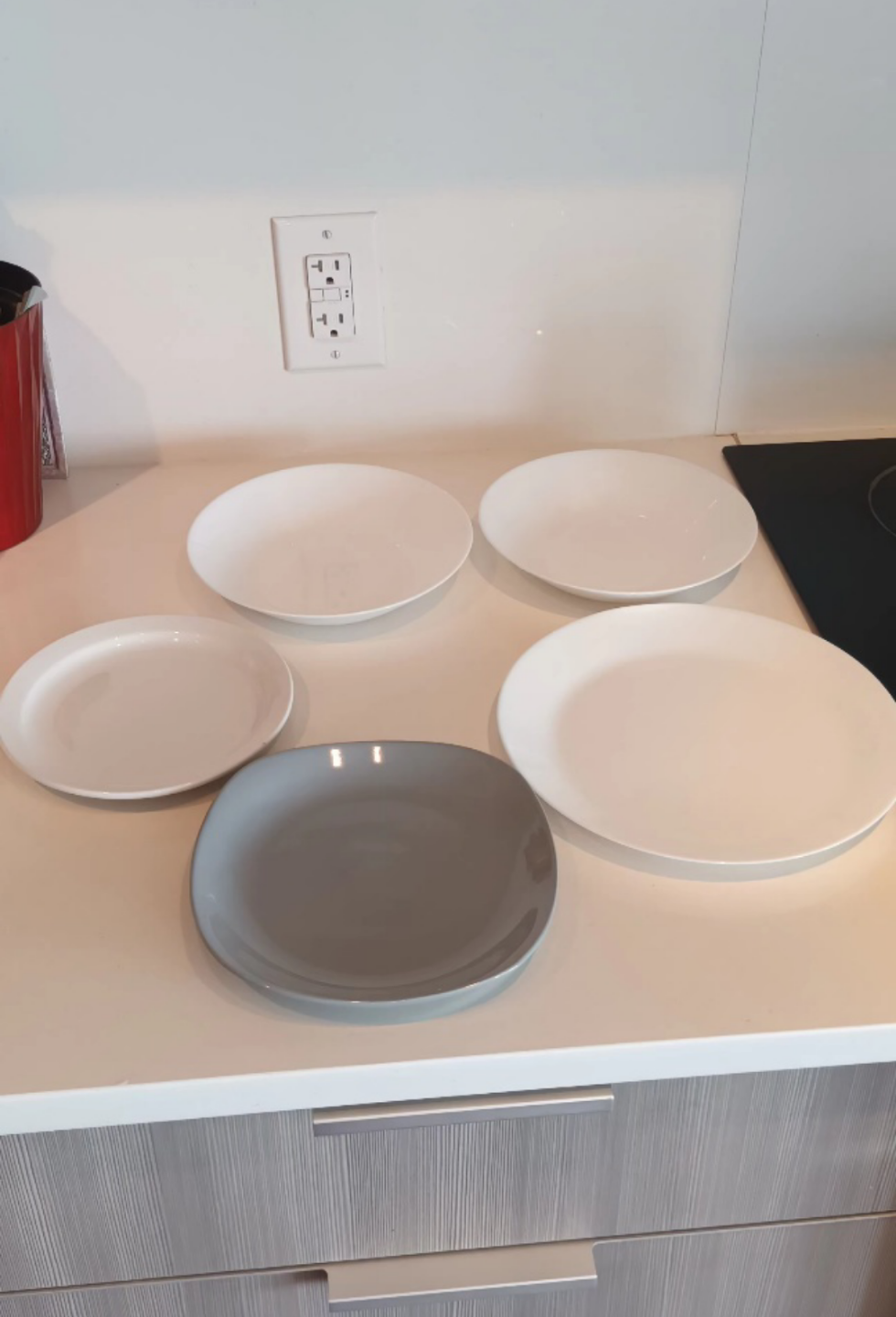 Assorted plates and 2 pasta bowls - photo 3