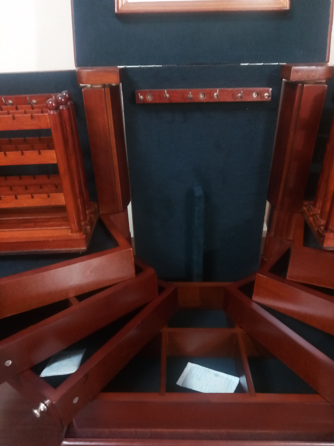 Deluxe jewelry organizer - photo 4