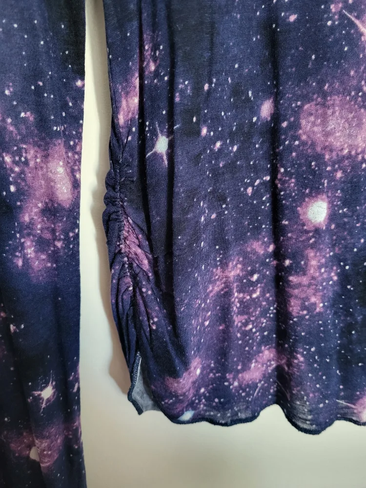 H&M girl's blouse size US 16/18 image indicator(2)