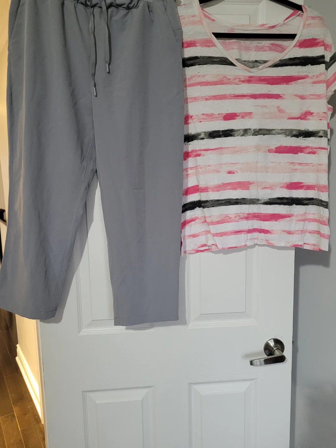 Mark Women's Summer clothes size Large to Xlarge image indicator(2)