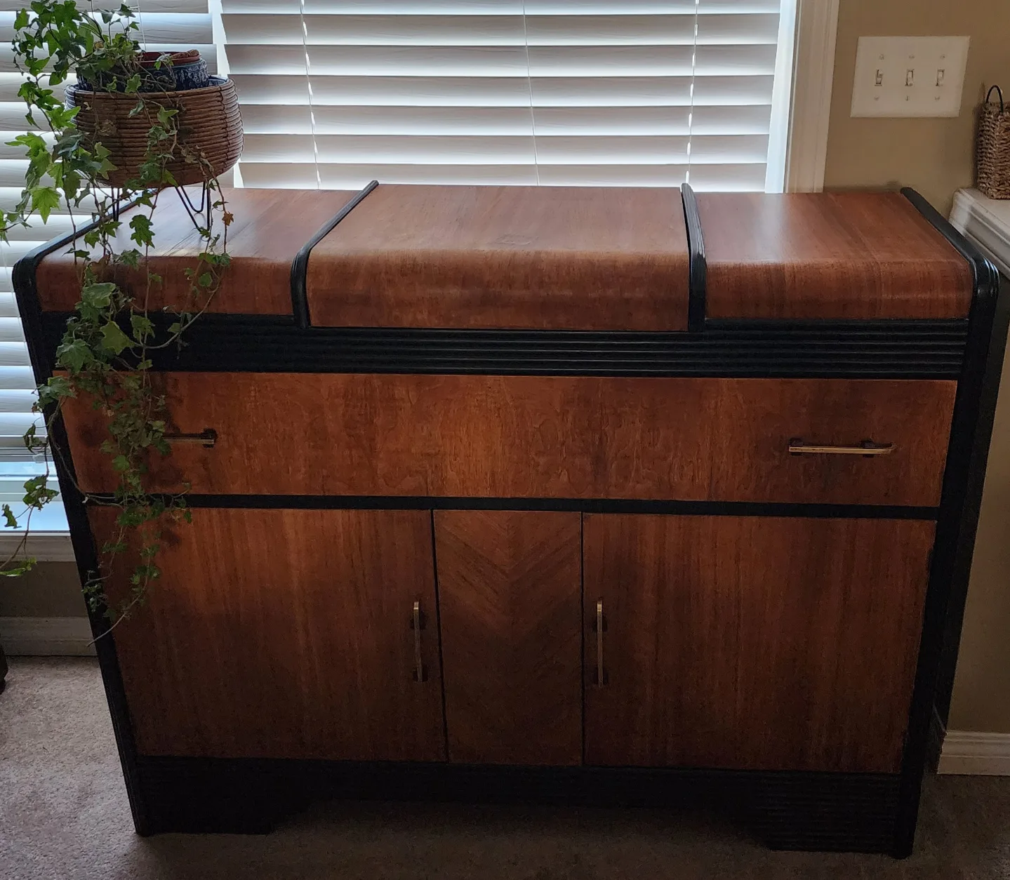 Vintage Art Deco Style Wooden Cabinet image indicator(5)