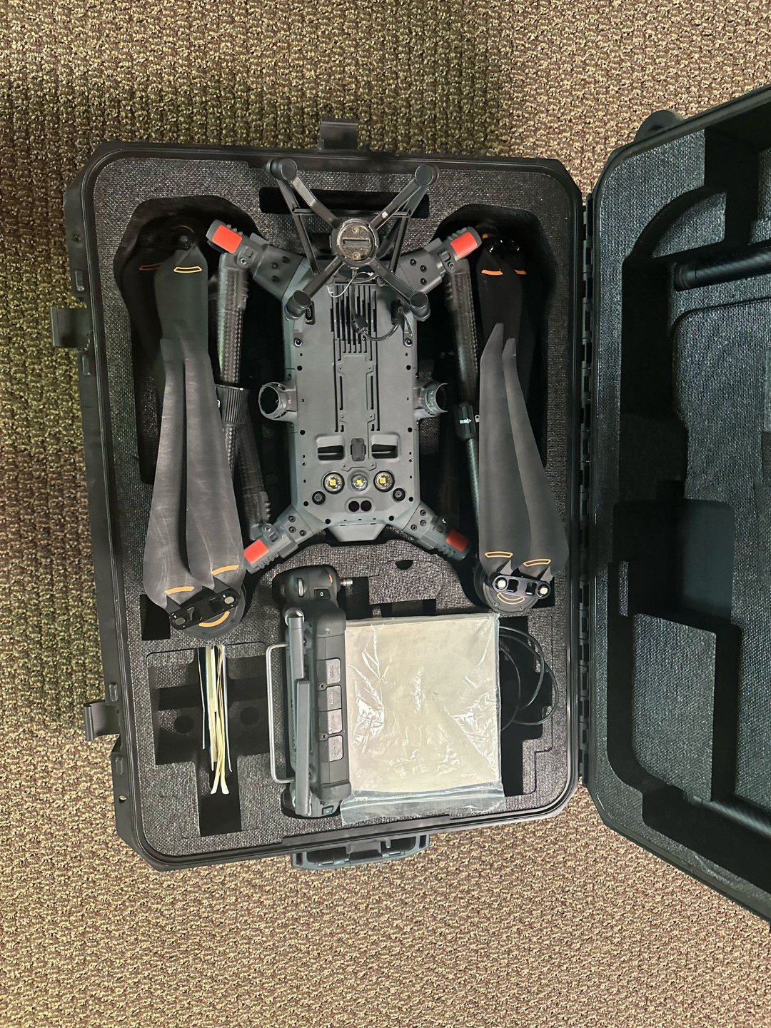 DJI Matrice 350 RTK Drone with  Six batteries - photo 2