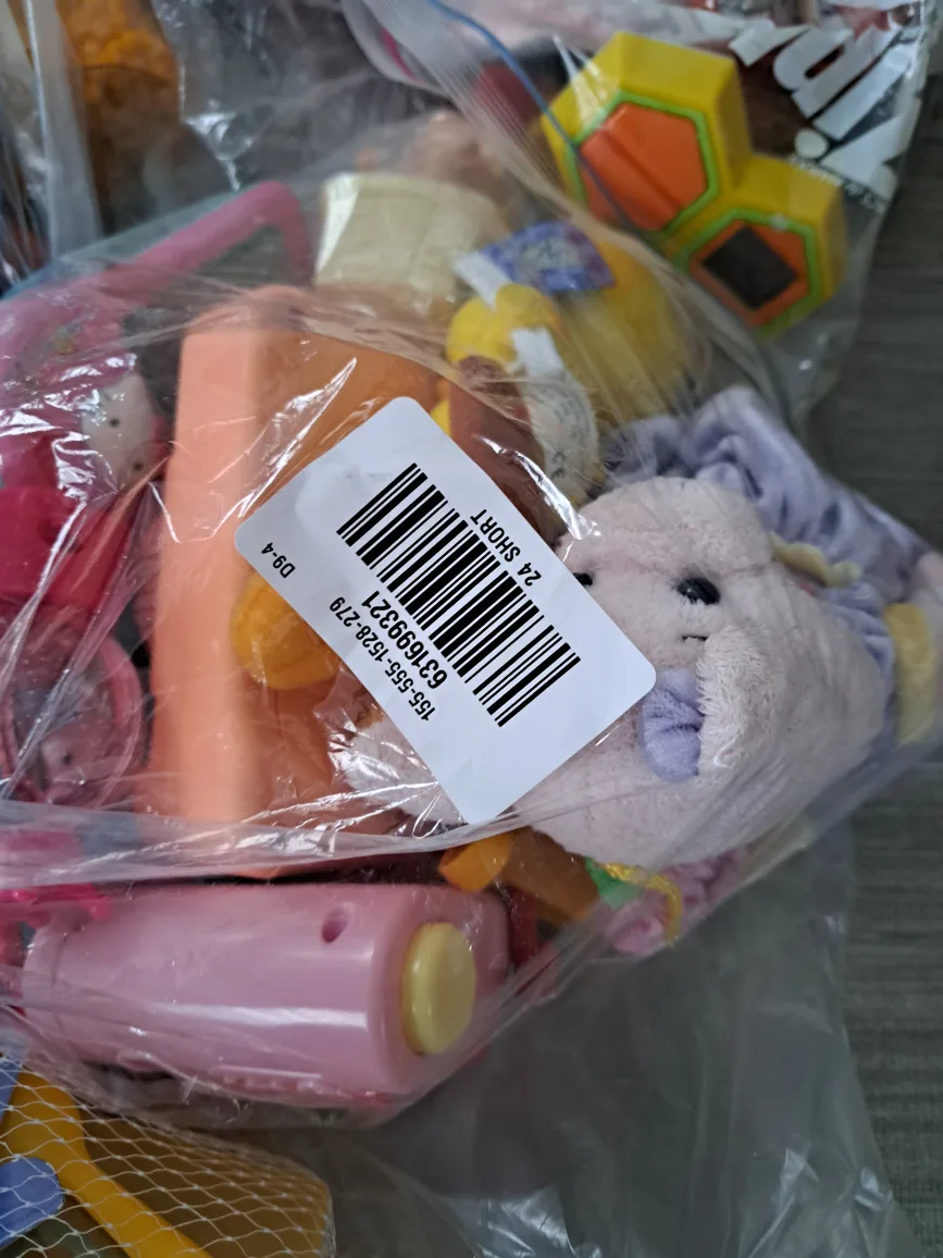 Free toys (Pickup at Richmond Hill L4S) image indicator(6)