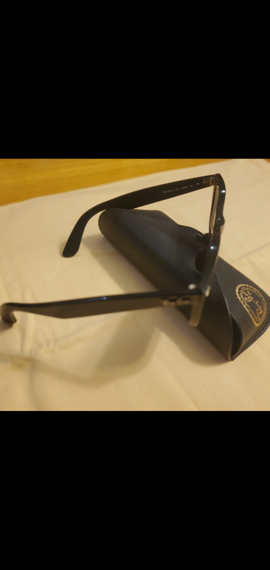Ray-Ban Sunglasses with Case - photo 3