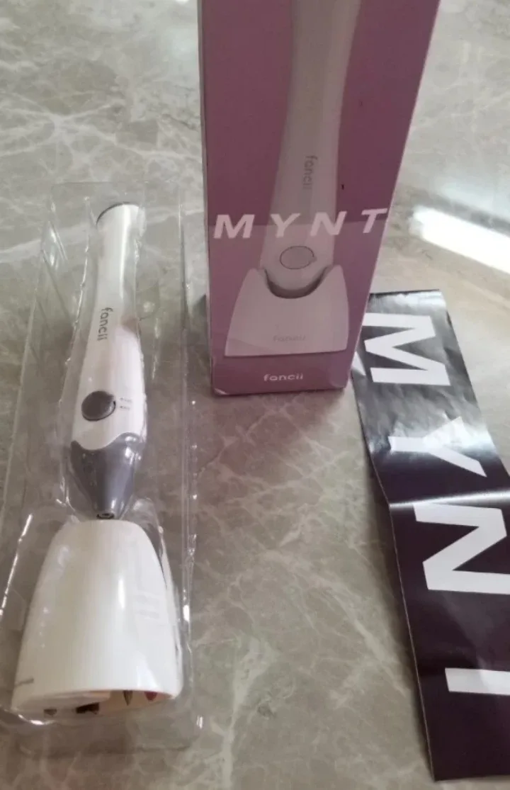 MYNT Manic Pedi Set with UV Dryer  Thrifty pick 💚 image indicator(7)
