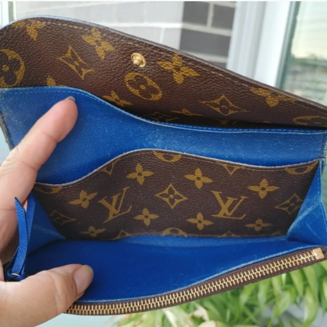 Louis Vuitton Monogram Canvas Wallet image indicator(4)