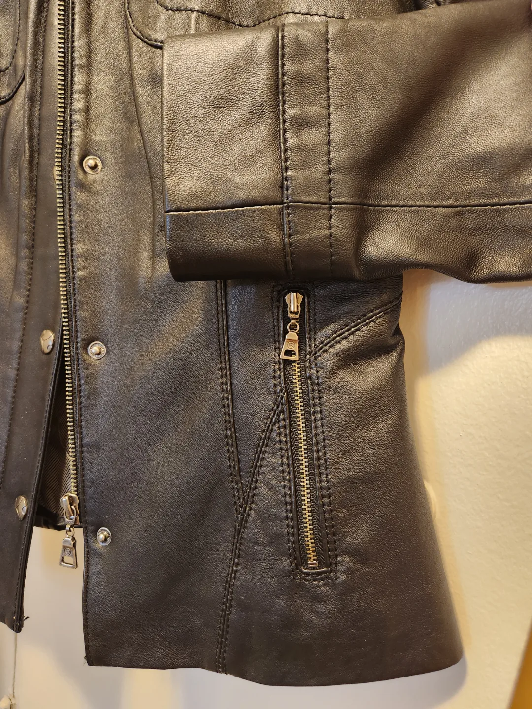 Danier Leather Jacket image indicator(7)