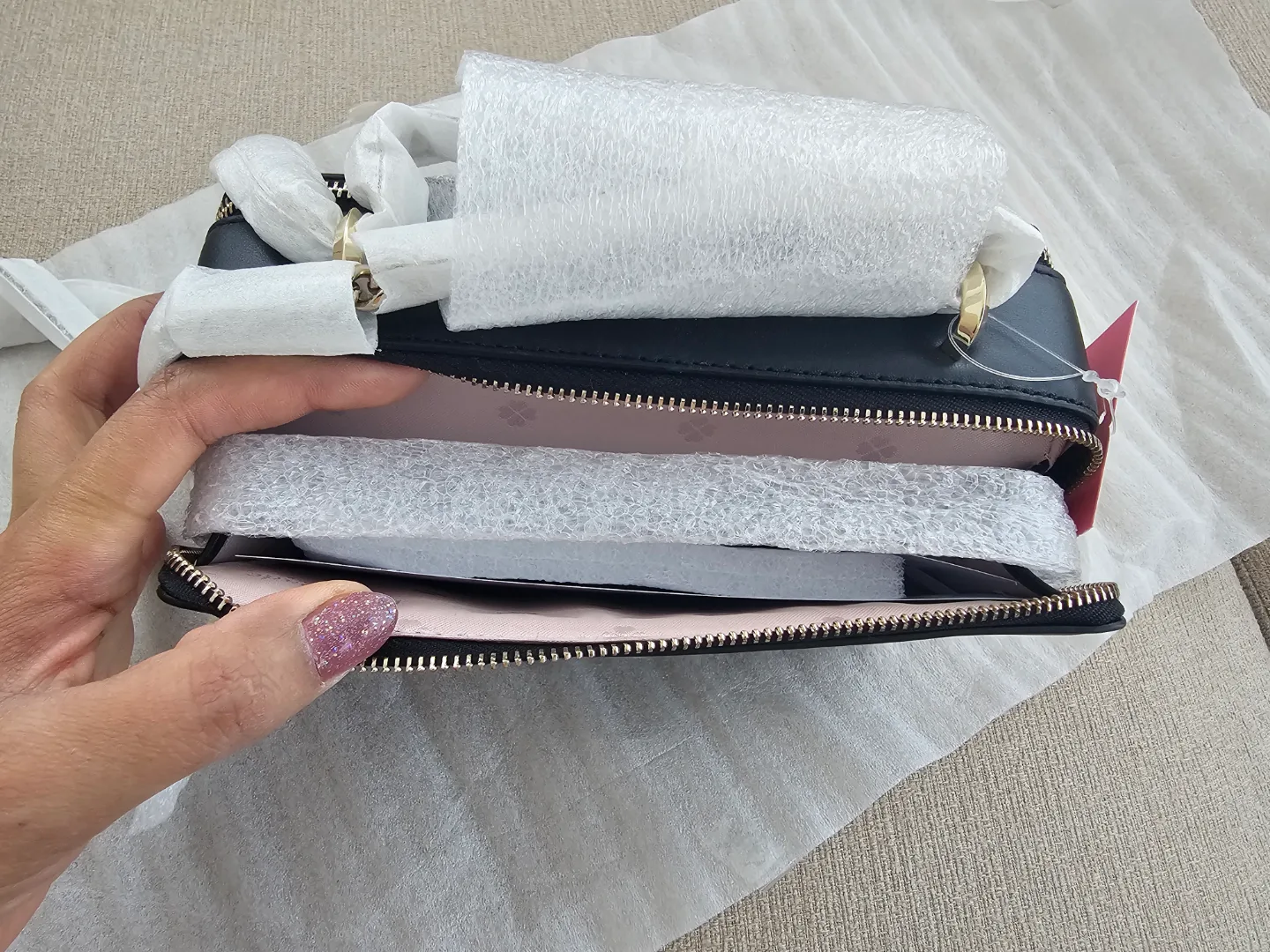 BNWT Authentic Kate Spade New York Black Crossbody Bag image indicator(4)