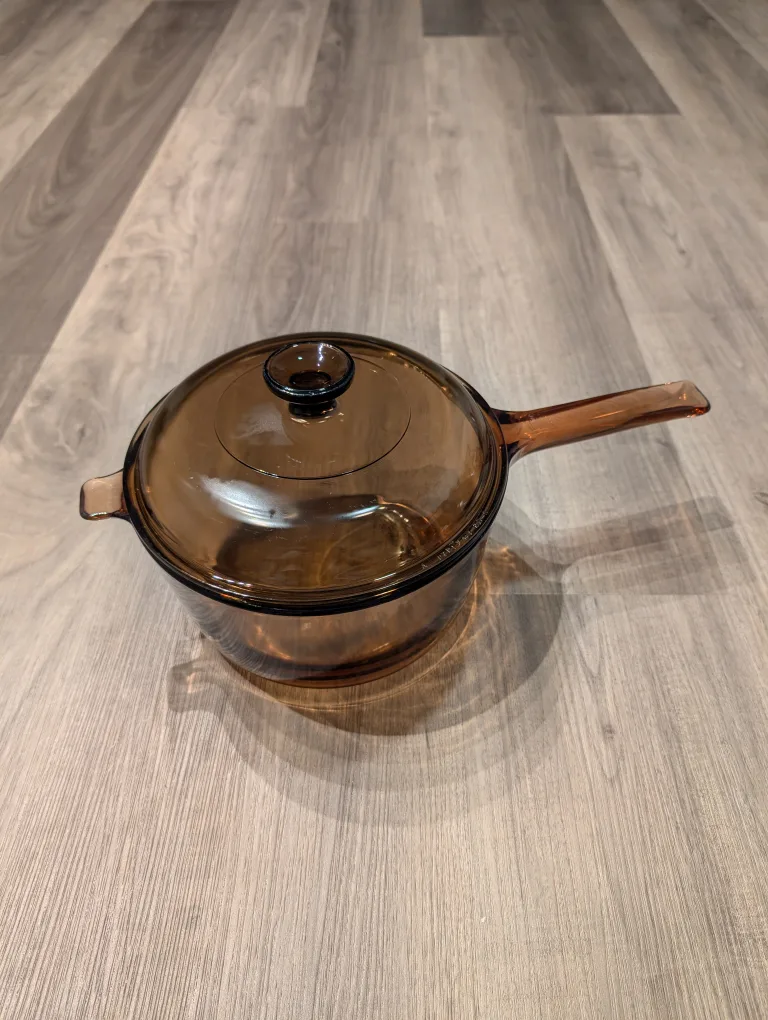Vintage Pyrex 2.5L Brown pot with Lid thumbnail
