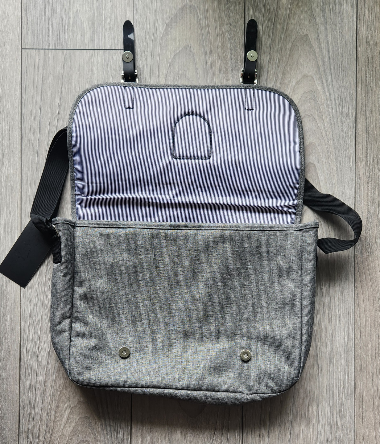 Free - New laptop bag - photo 2