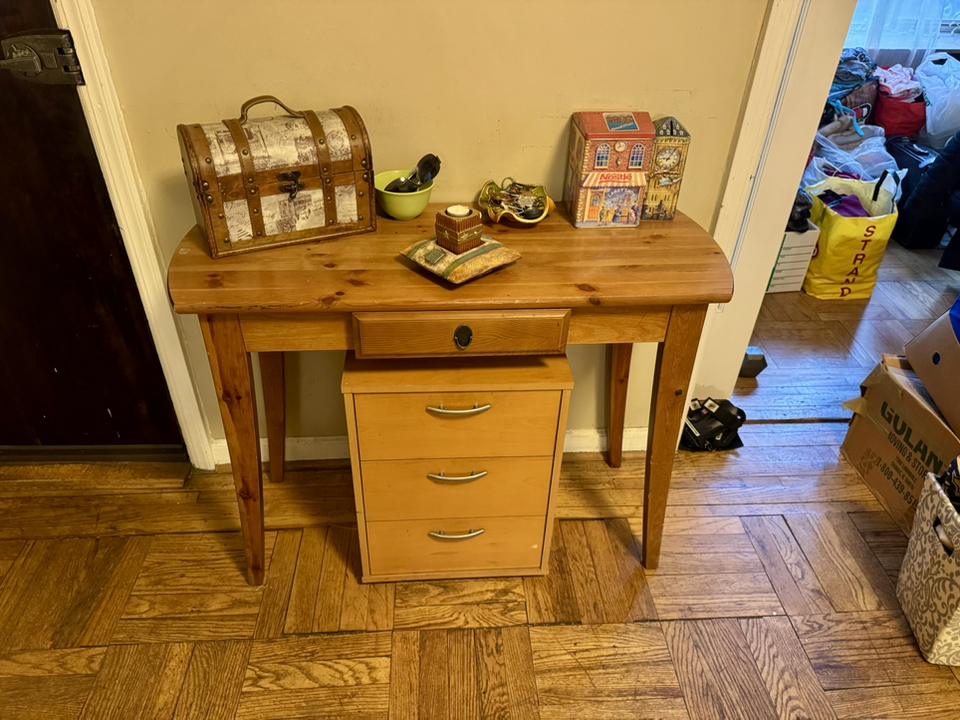 Elegant Wood Console Table for a Entryway With a Drawer - photo 3
