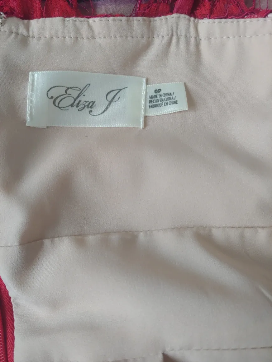 Beautiful Red Lace Dress image indicator(9)