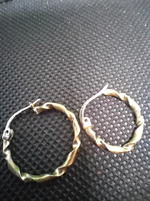 Italian Yellow Gold Twisted Hoop Earrings image indicator(6)