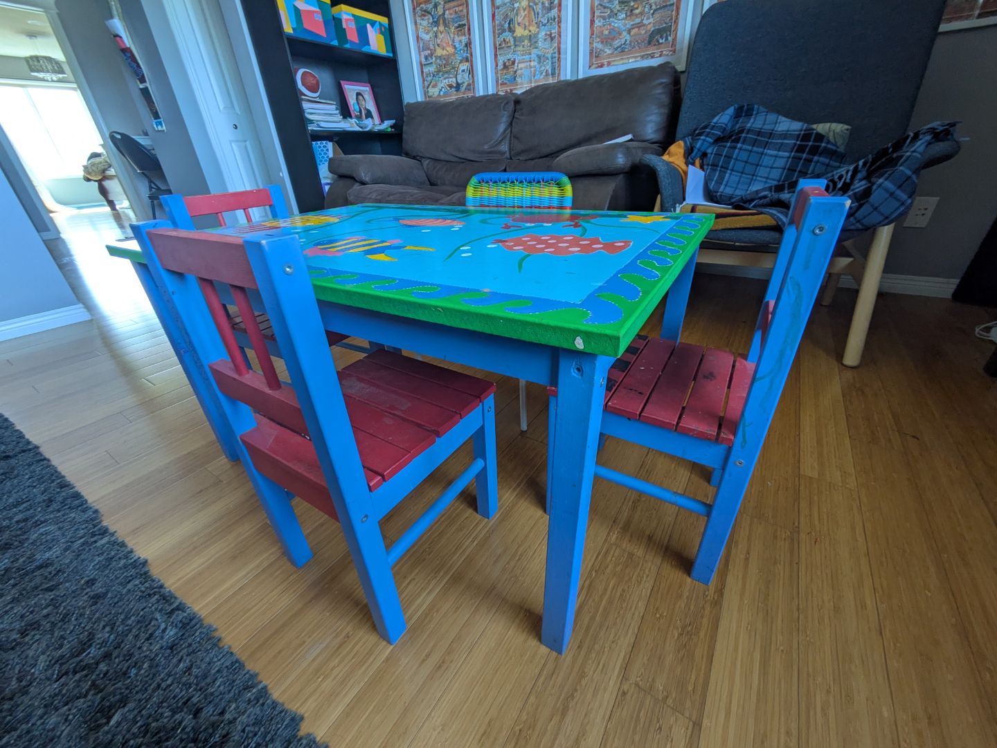 kids table and chair - photo 2