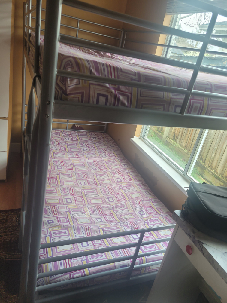 Twin-over-twin bunk bed - photo 4