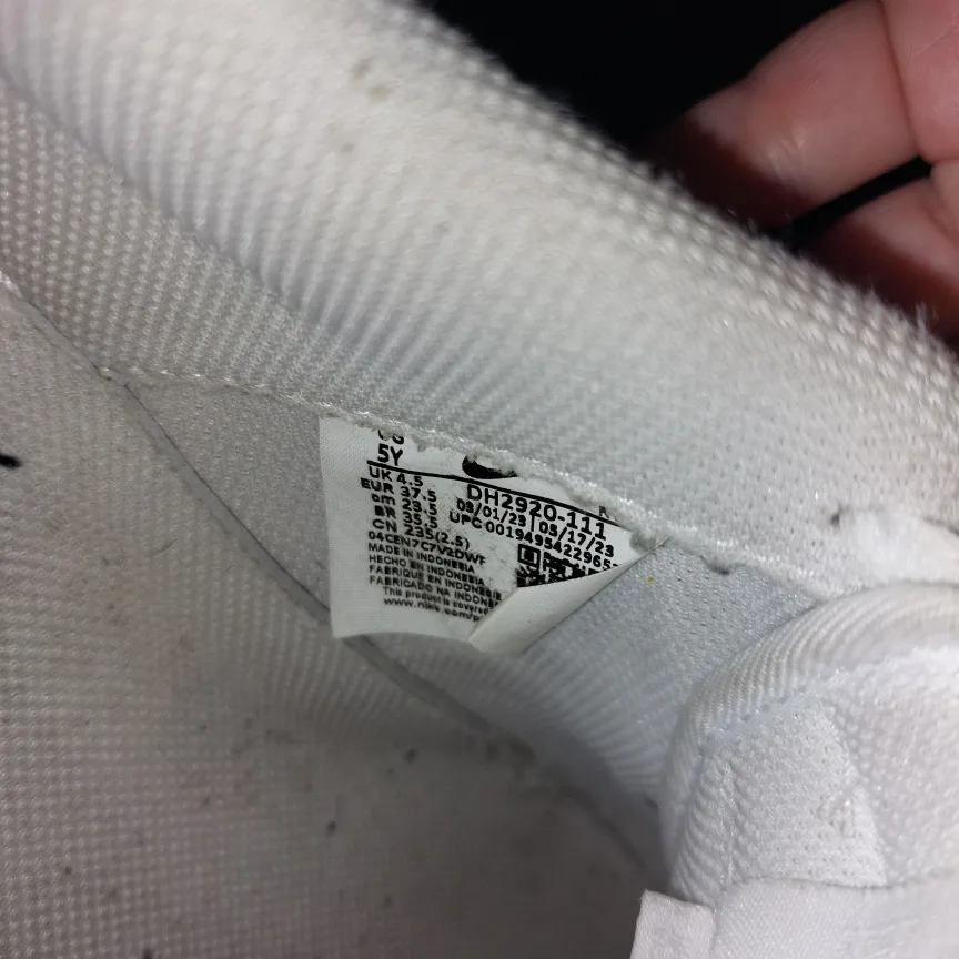 Nike Air Force 1 White Sneakers Shoes Size 5Y image indicator(4)