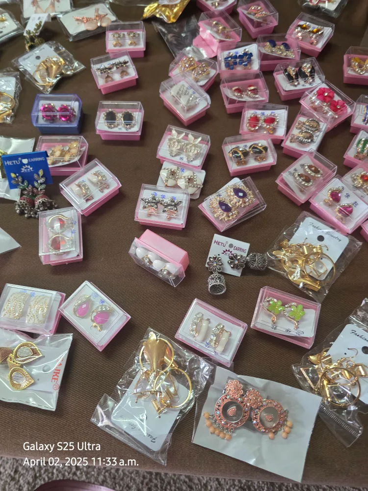 Brand new Bulk Lot of Earrings and Bracelets image indicator(2)