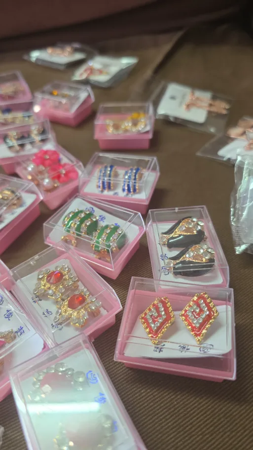 Brand new Bulk Lot of Earrings and Bracelets image indicator(5)