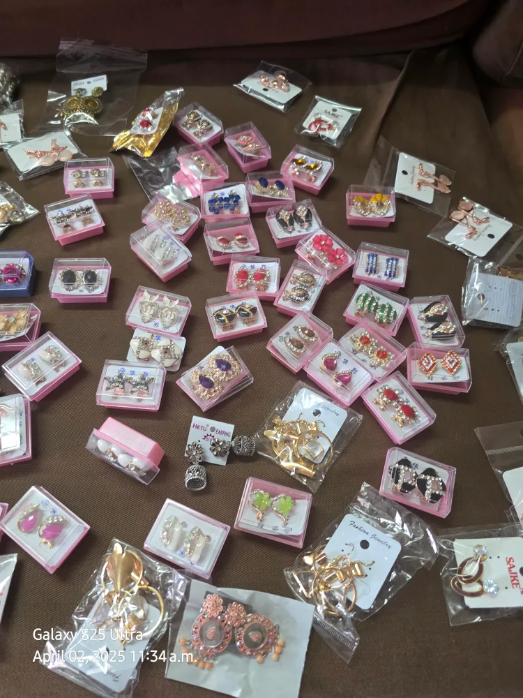 Brand new Bulk Lot of Earrings and Bracelets image indicator(10)