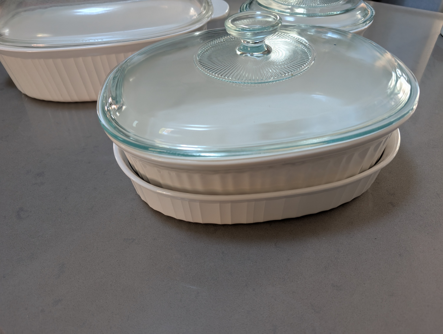 White Ceramic Bakeware Set with Lids