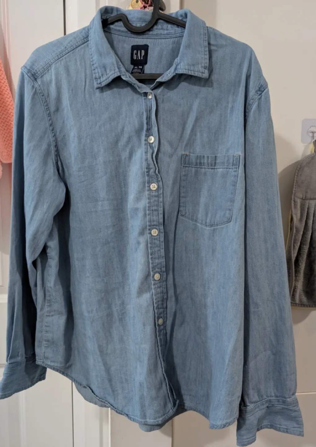 GAP Denim Women's Shirt - Size XL thumbnail