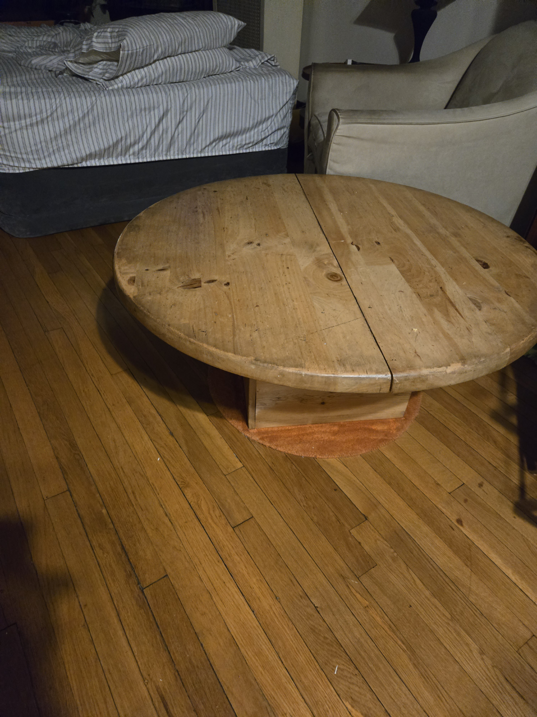 Round Wooden Coffee Table - photo 2