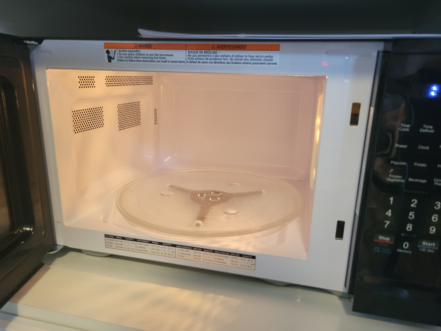 Insignia Microwave - Like New - photo 2