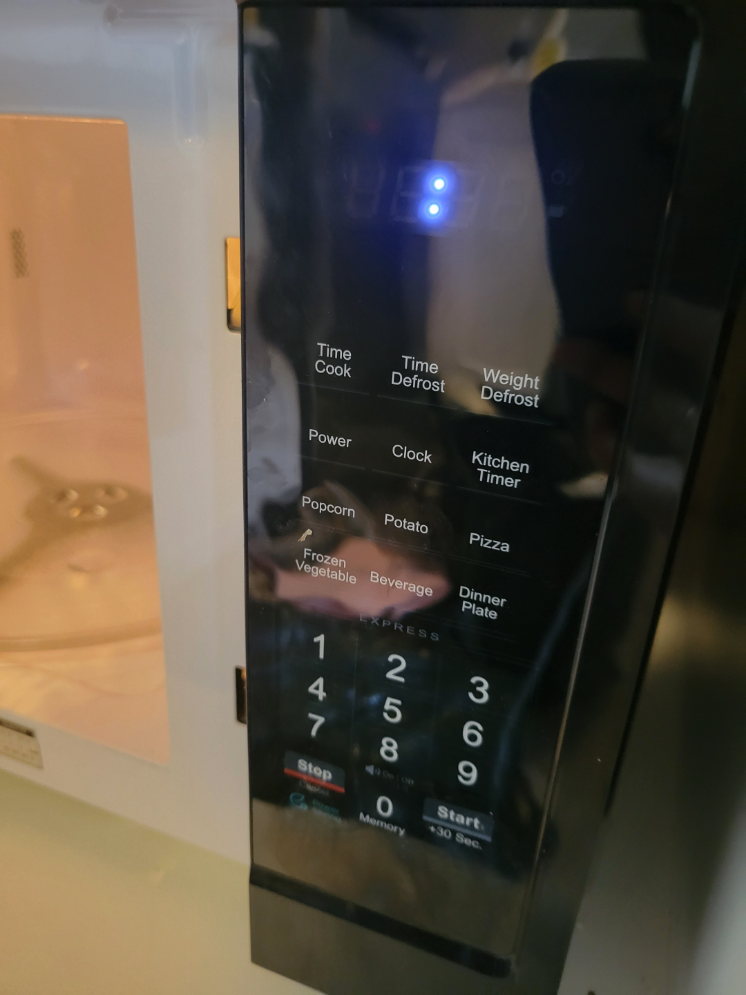 Insignia Microwave - Like New - photo 3