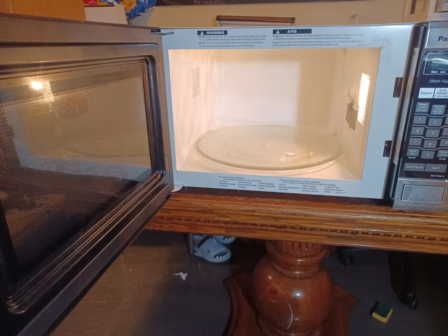 Panasonic 1200W countertop microwave image indicator(8)