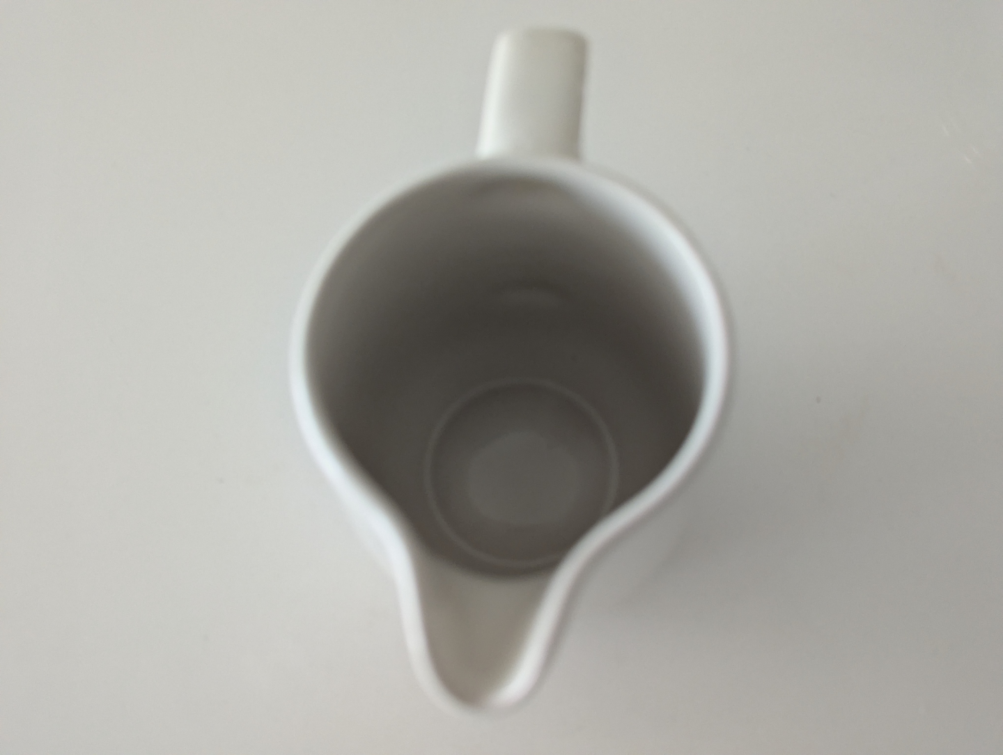 White ceramic creamer - photo 2