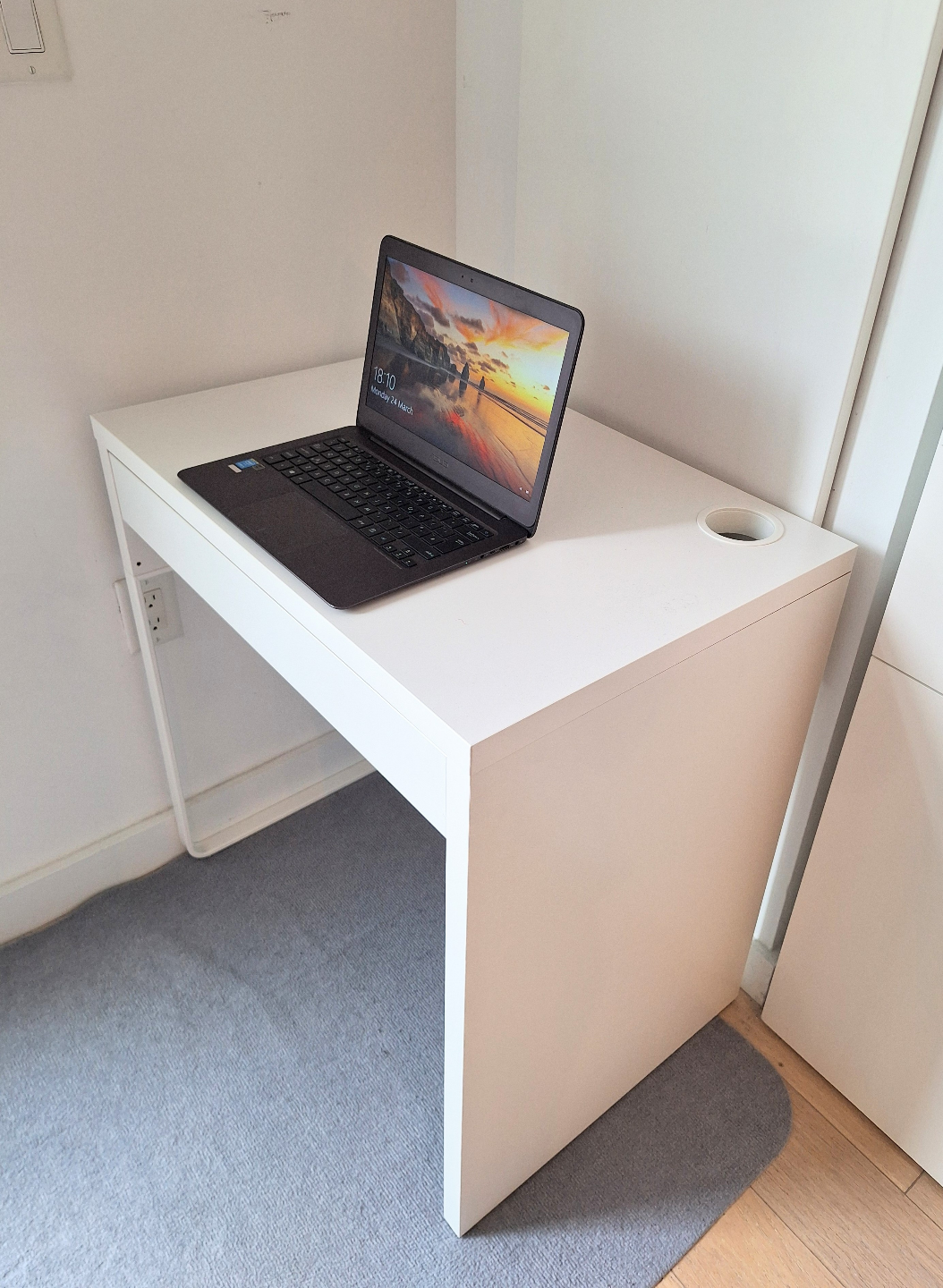 White Computer Desk with Drawer