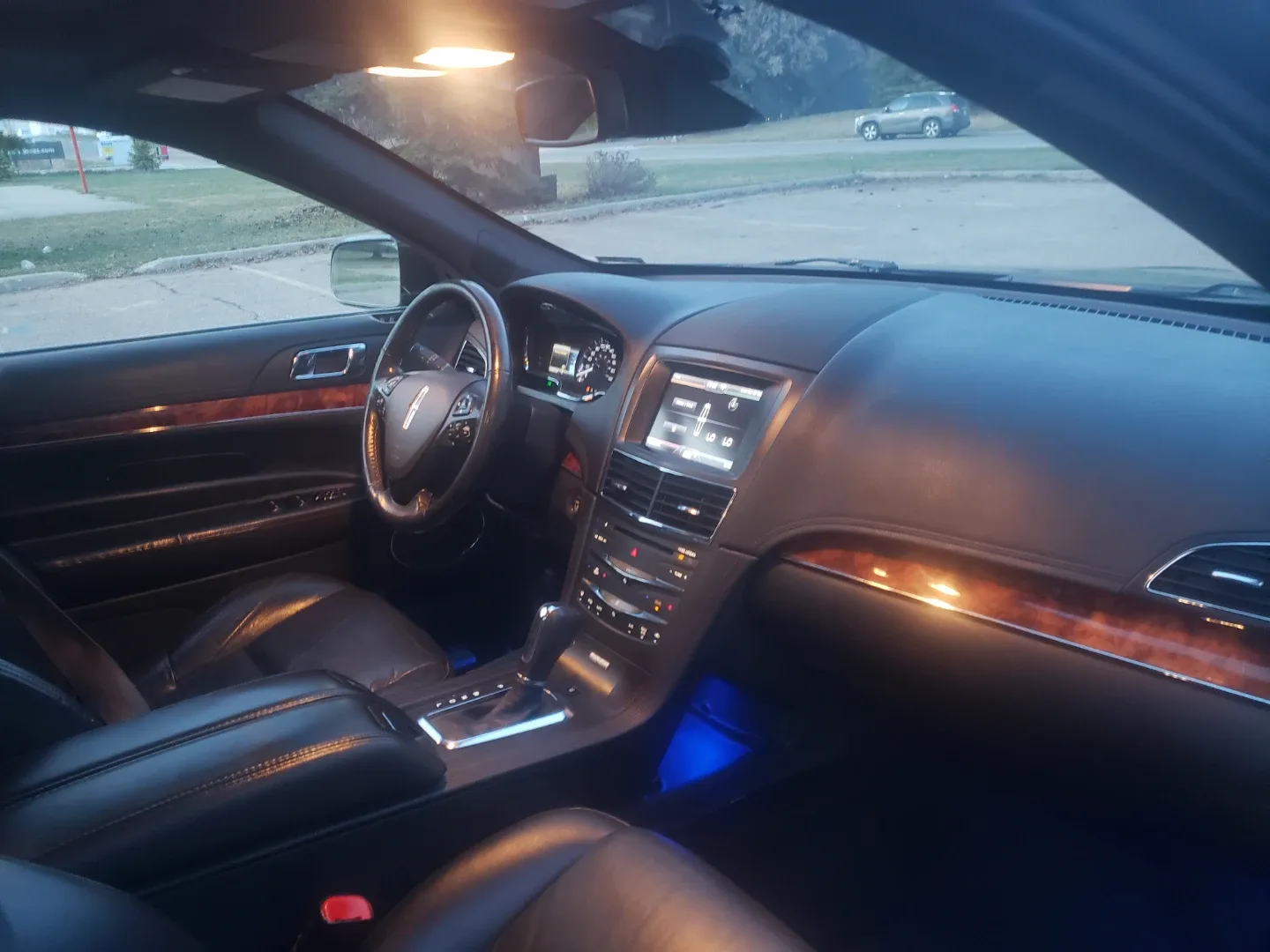 2013 Lincoln MKT image indicator(9)