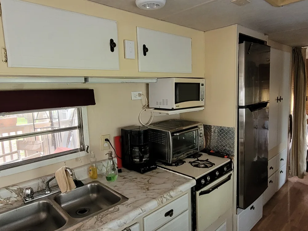 30 ft trailer with roof good condition image indicator(5)