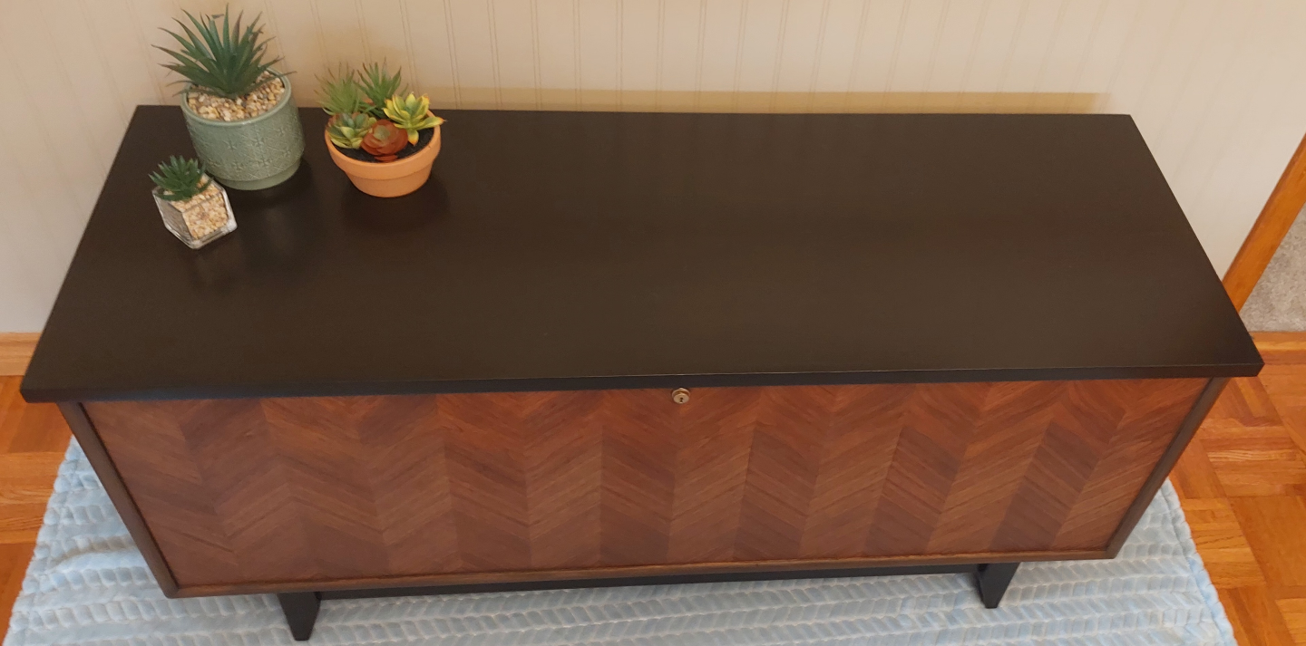 Lane cedar chest
