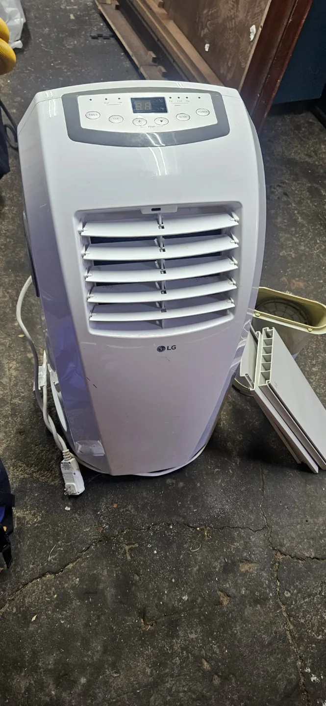 LG LP1015WNRY7 Portable Air Conditioner thumbnail