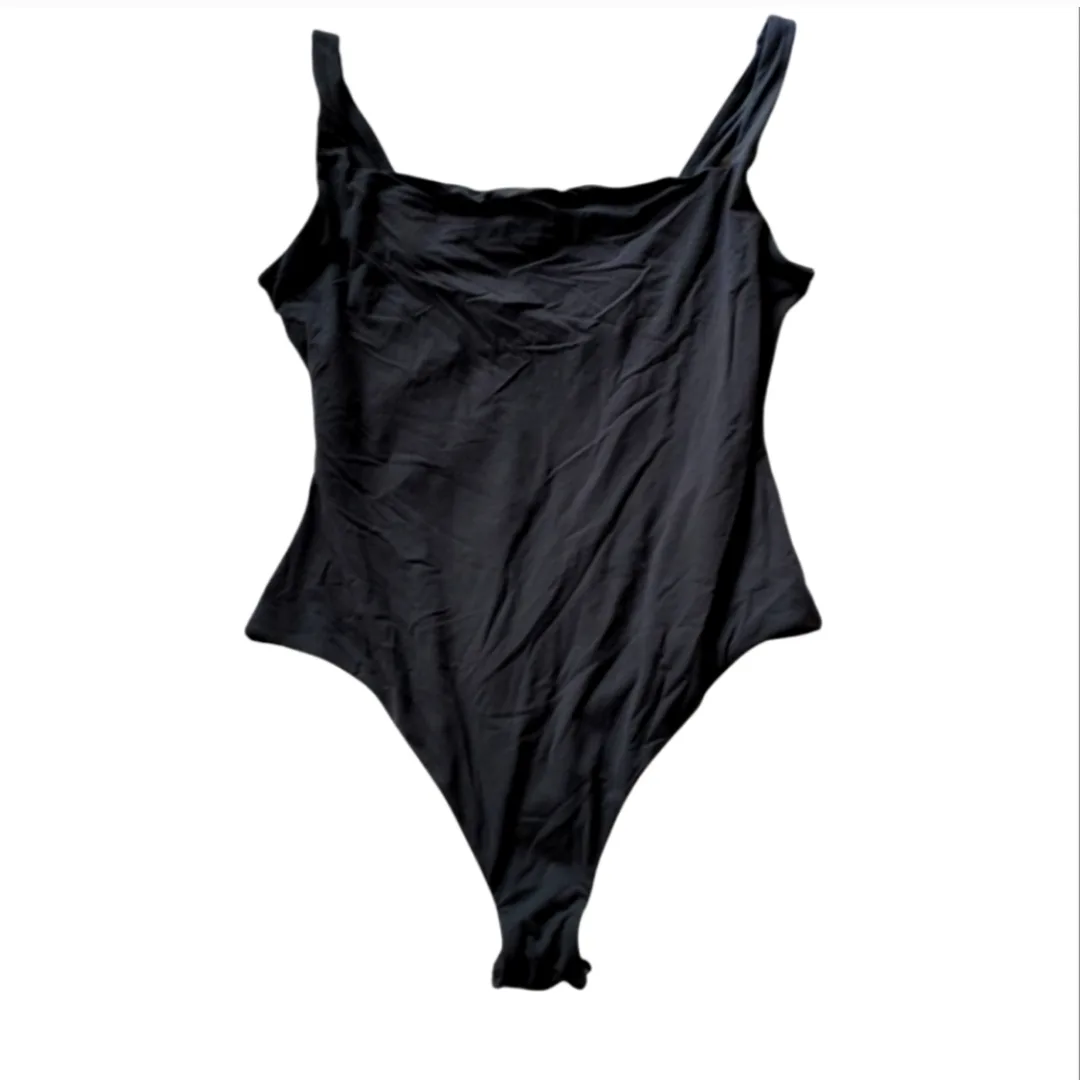 SKIMS Fits Everybody Square Neck Bodysuit thumbnail