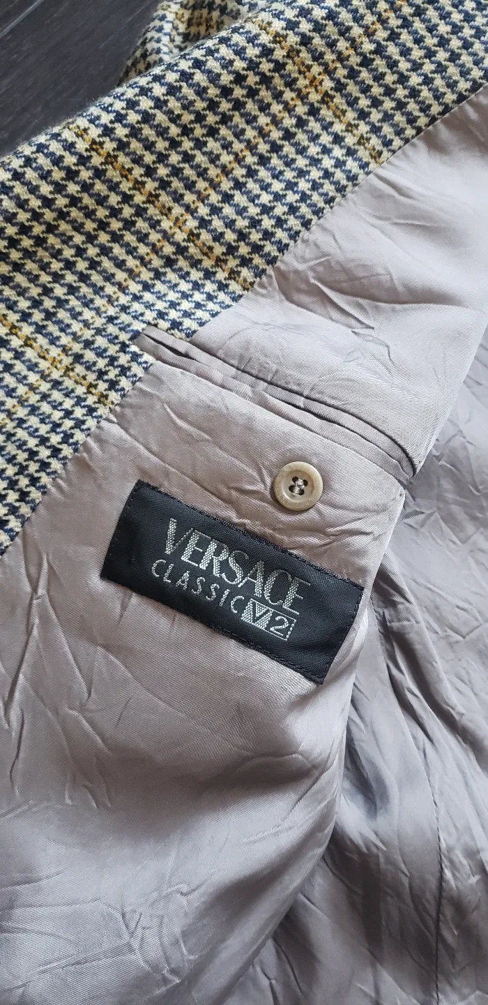 Vintage Versace Houndstooth Blazer - 80s Designer Gem image indicator(6)