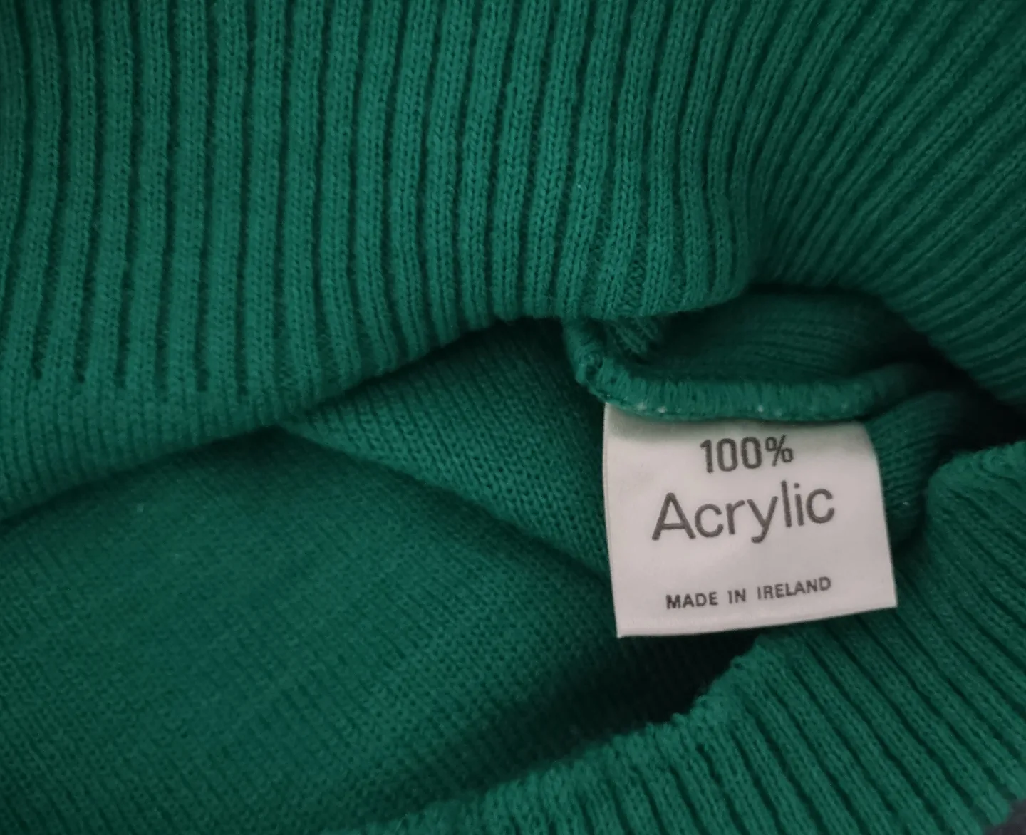 Vintage Ireland Traditional Craft V-Neck Sweater image indicator(8)